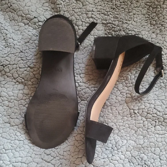 Elegant Torrid 10 WIDE Black Sueded Women's Sandals NWOT - Picture 5 of 13
